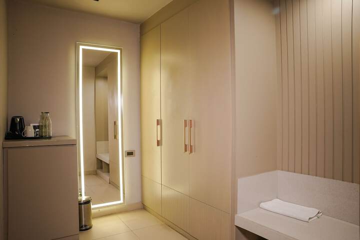 Room 19 of 143