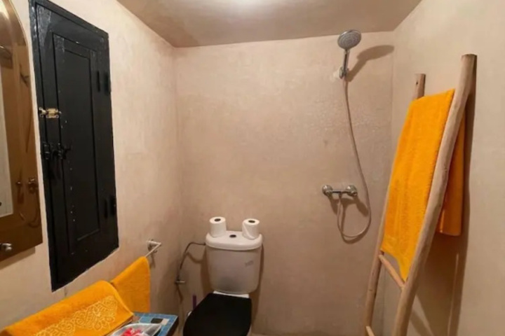 Room 7 of 28