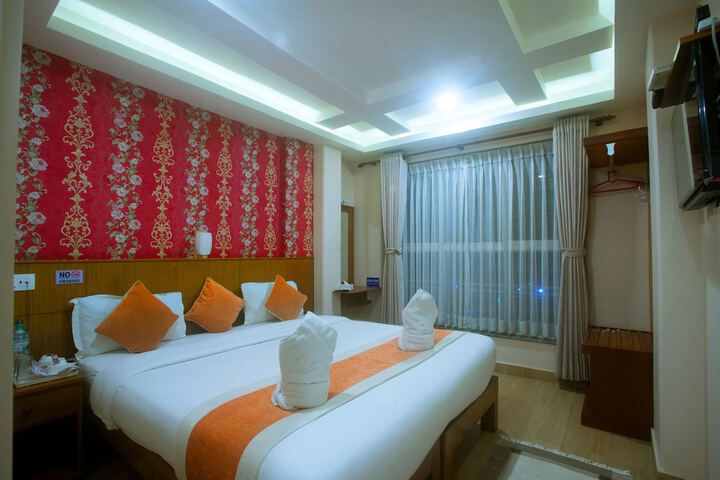 Room 12 of 25