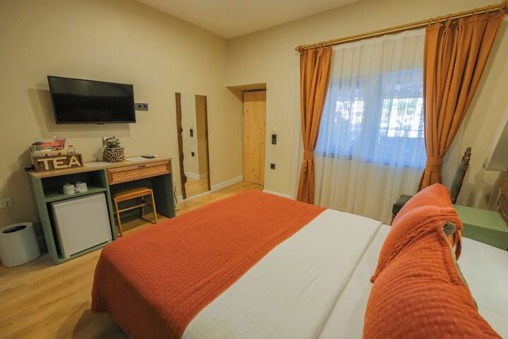 Room 34 of 104