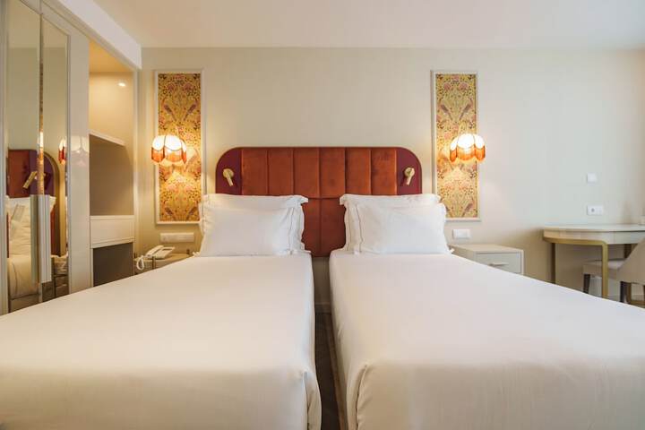 Room 10 of 44
