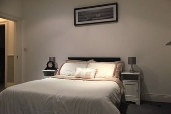 Room 8 of 11