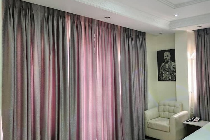 Room 13 of 34