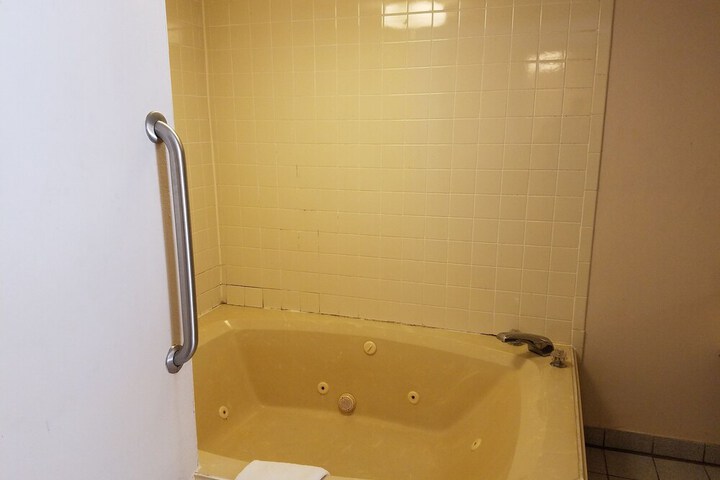 Room, 1 King Bed, Jetted Tub