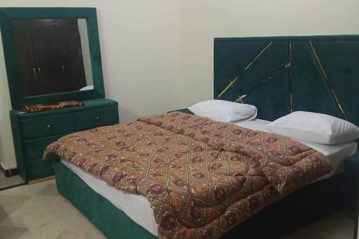 Room 8 of 13