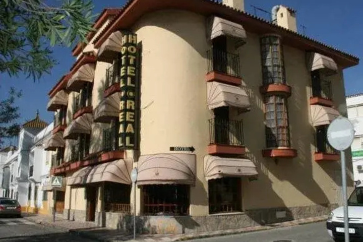 Exterior of Hotel Real