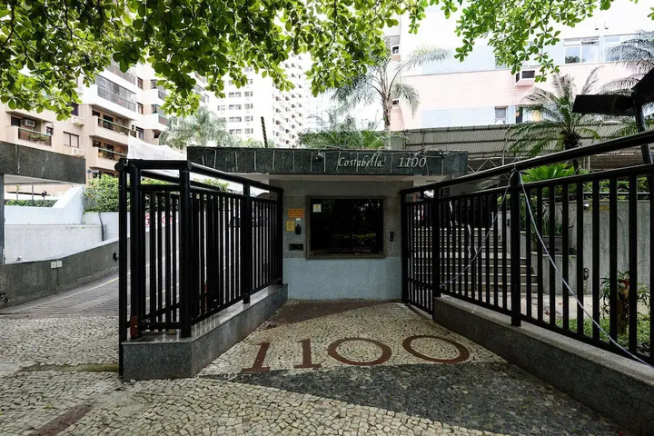 Pineapples Pdc1103 Barra da Tijuca 3 pax