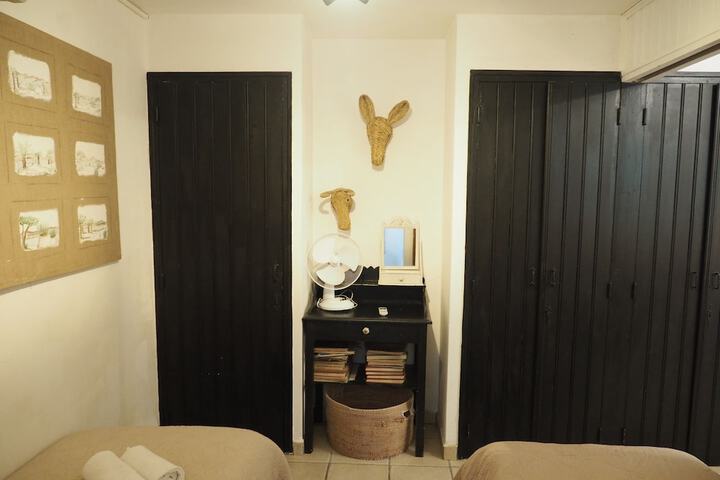Room 10 of 144