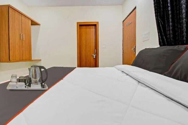 Room 16 of 40