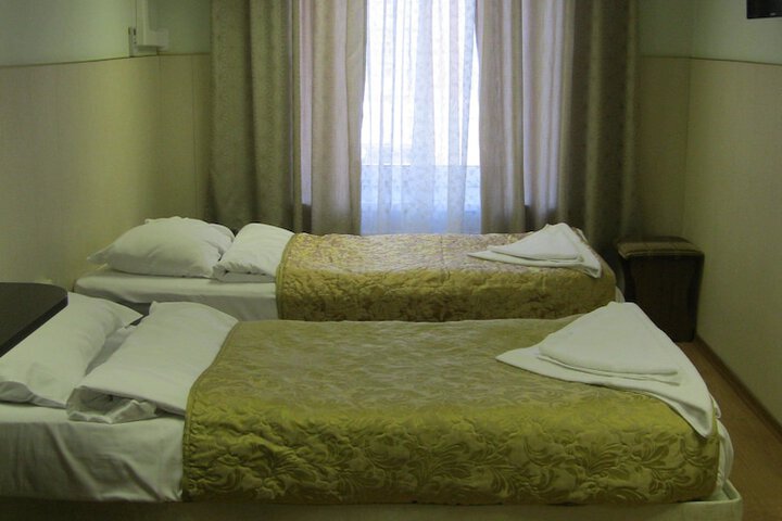 Room 28 of 65