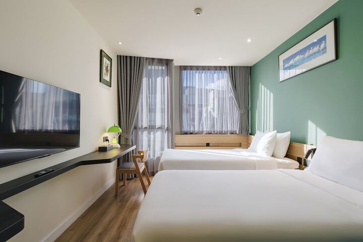 Room 4 of 35