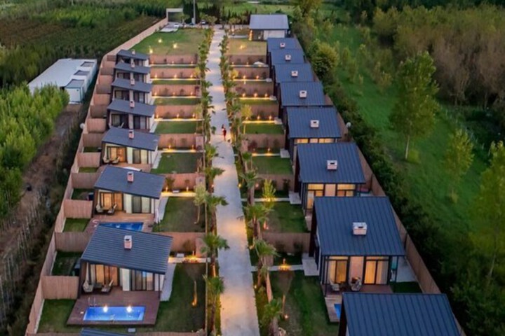 Hotel 84 of 99