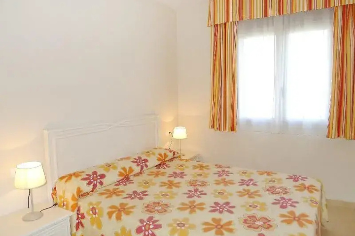 Room 3 of 9