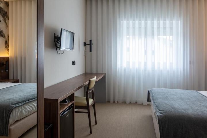 Room 6 of 29