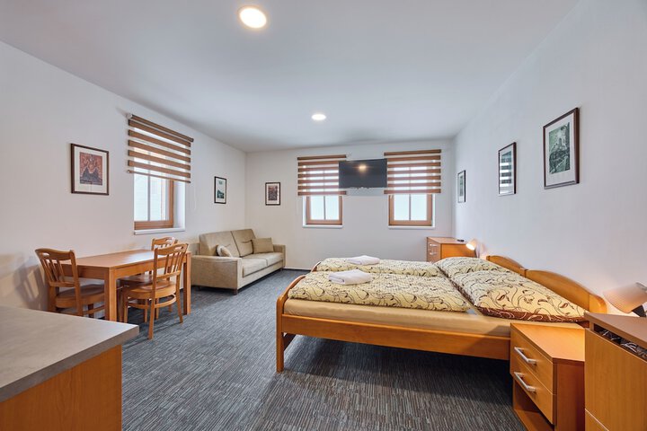 Room 10 of 50