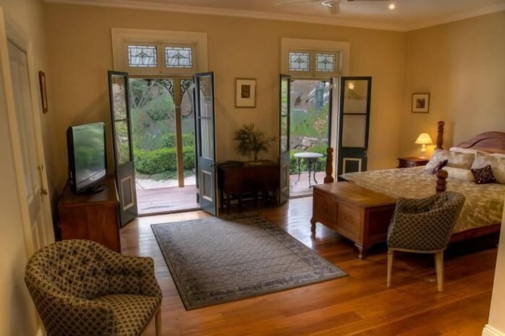 Room 3 of 17