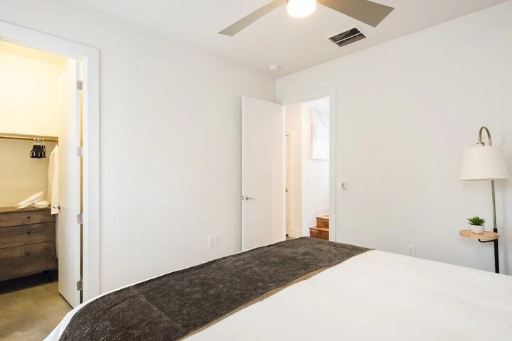 Room 117 of 860