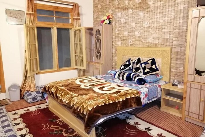 Room 8 of 22
