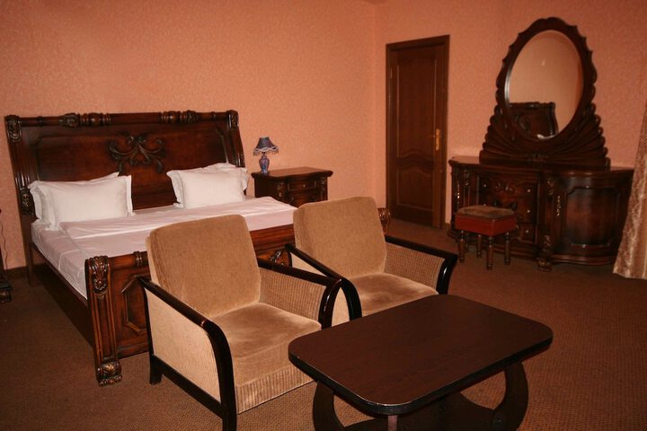 Room 7 of 30