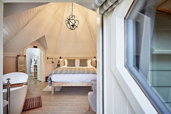 Room 12 of 64