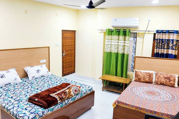 Room 5 of 11