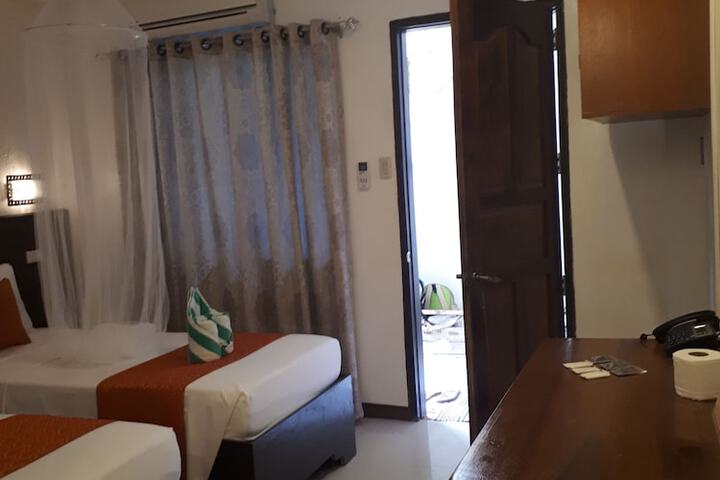 Room 35 of 83