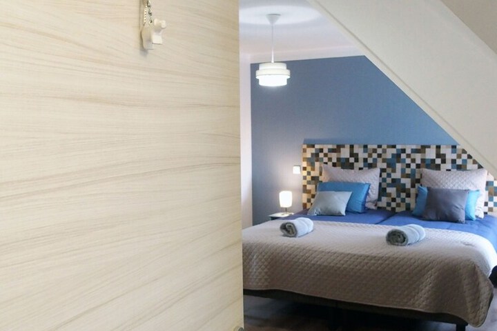 Room 17 of 116