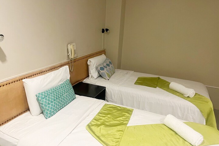 Room 19 of 48