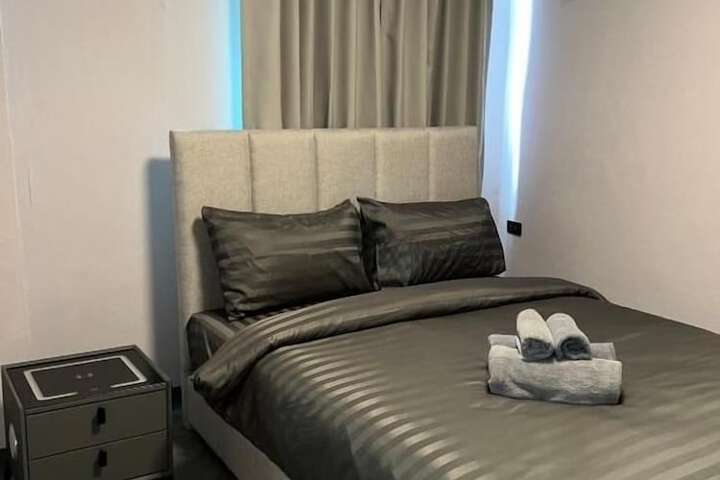Room 4 of 15