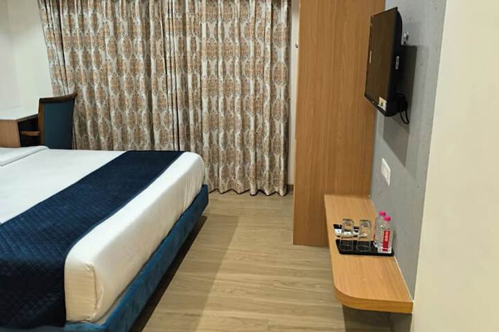 Room 14 of 121