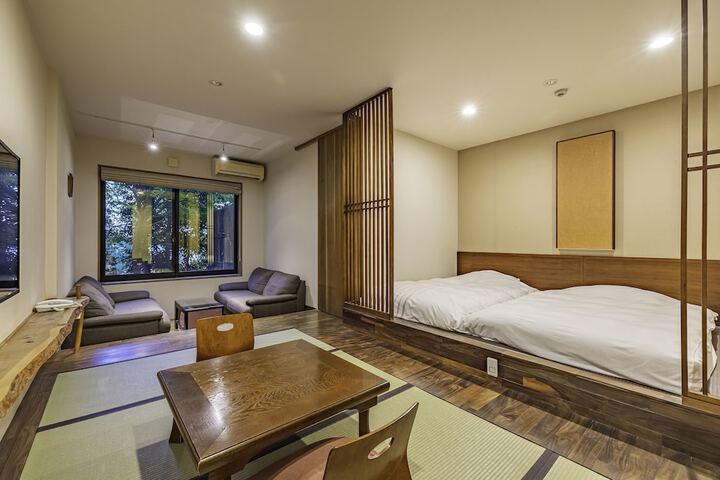Room 6 of 43