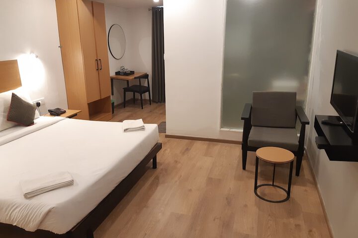 Room 2 of 9