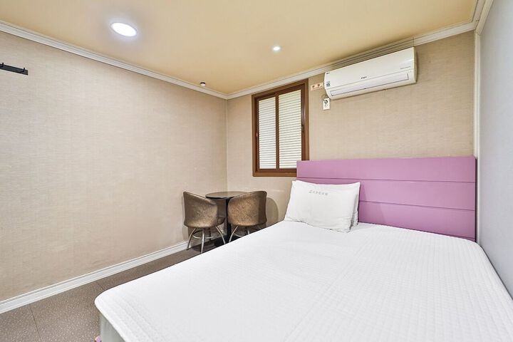 Room 10 of 53