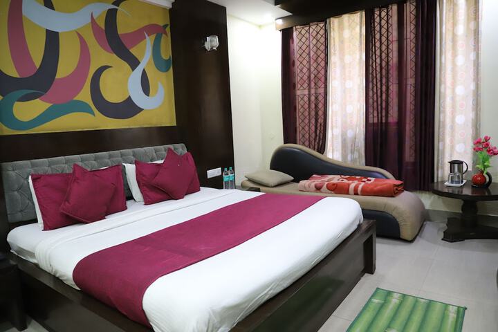 Room 12 of 70