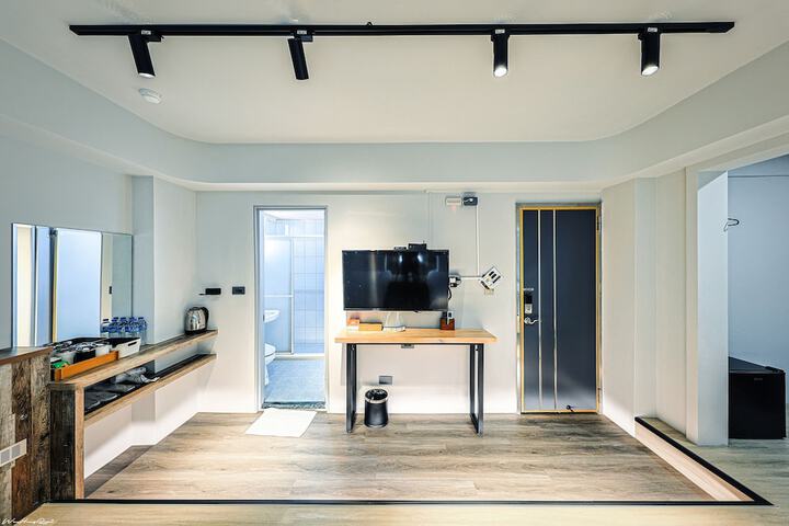 Room 14 of 42