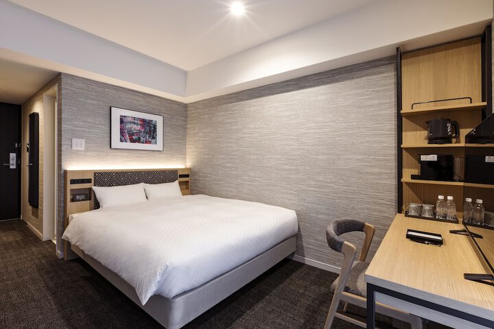 Room 28 of 60