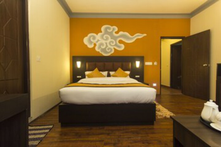 Room 25 of 51