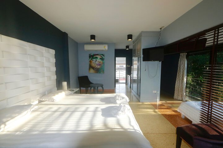 Room 15 of 170