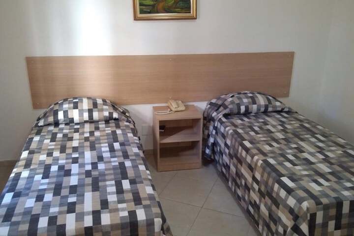 Room 32 of 61
