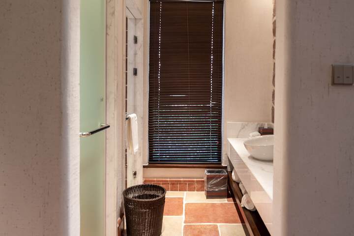 Room 41 of 78