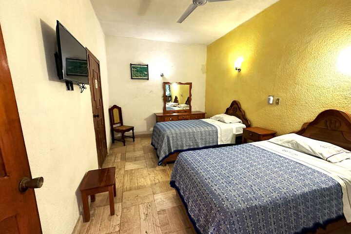 Room 12 of 27