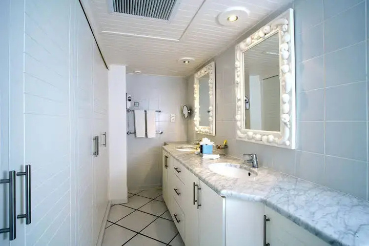 Room 15 of 26