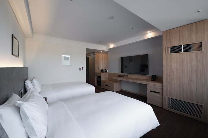 Room 5 of 54