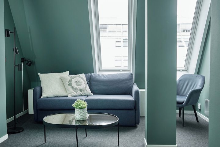 Room 18 of 34
