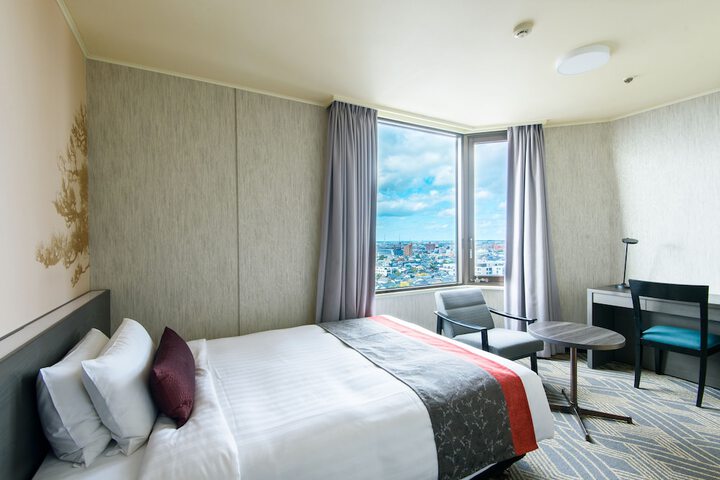 Room 18 of 103