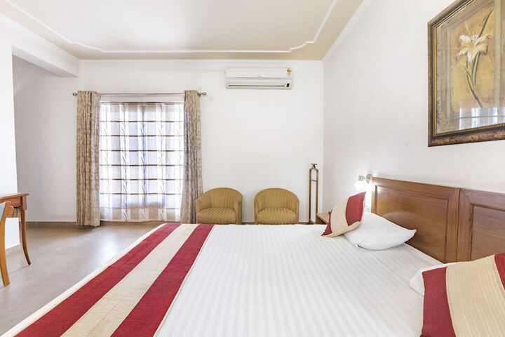 Room 28 of 246