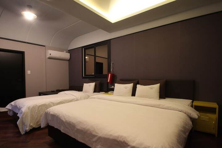 Room 35 of 84