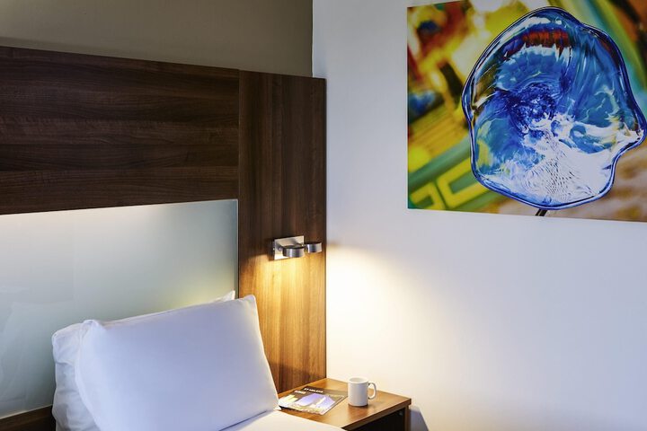 Room 9 of 47