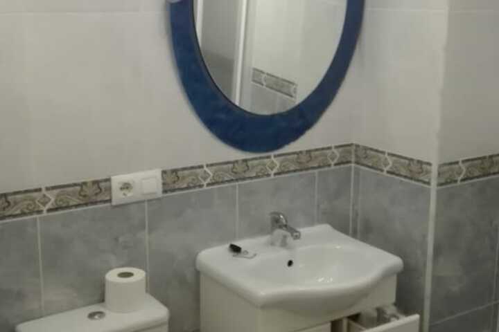 Room 18 of 25