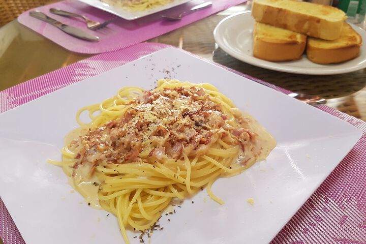 Dining 10 of 13